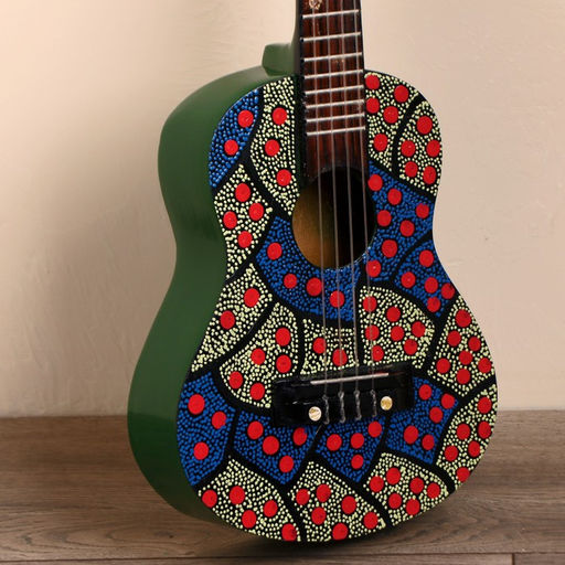 Сувенирный музыкальный инструмент гитара-укулеле «Любовь», 55×20×6 см