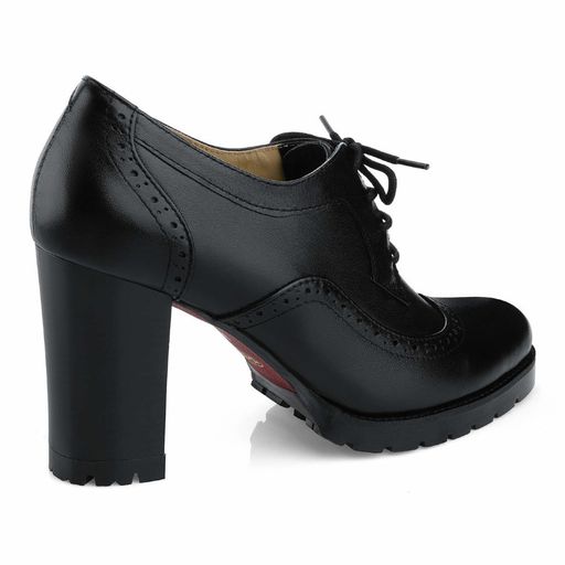 Закрытые туфли на шнурках.SATEG