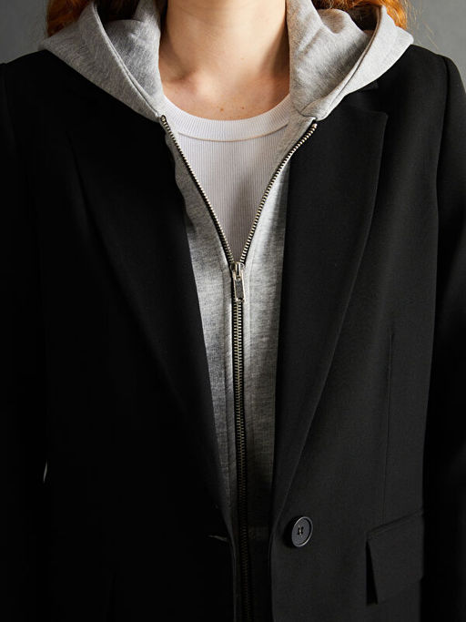 Kap??onlu Kad?n Blazer Ceket