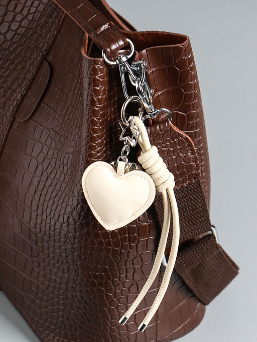 Брелок для ключей на карабине кожзам «Сердце», с узлом, белый, на сумку, рюкзак, 21×5.5×1.5 см