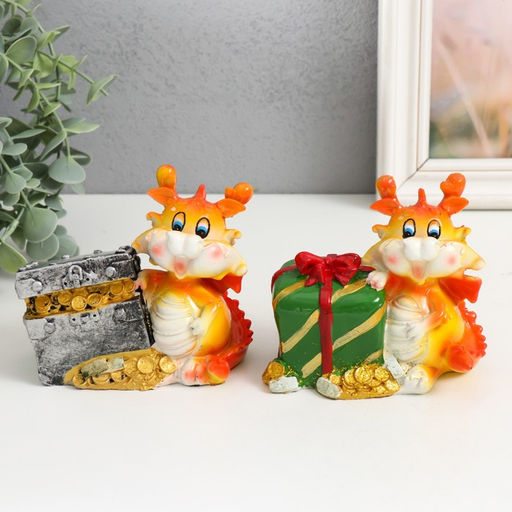 Копилка для денег «Огненный дракоша с подарком/сундуком», полистоун, 10.5×6×10 см, МИКС