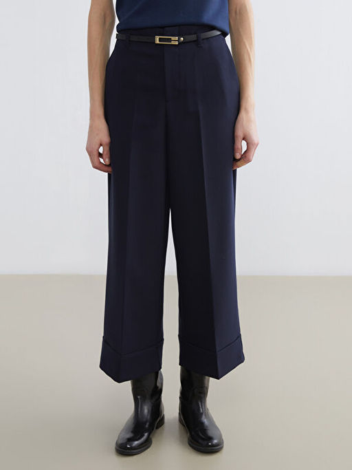 Beli Kemerli Standart Fit Kad?n Pantolon