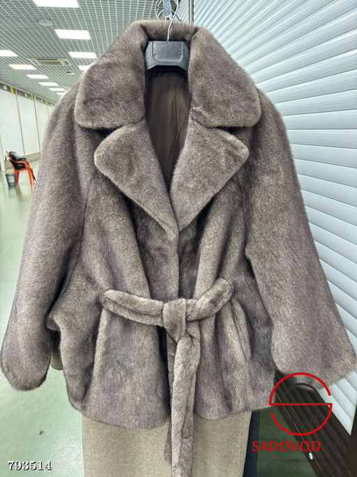 Искусственная короткая шуба из эко меха с поясом - Bruno фото 3