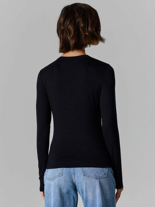 Джемпер женский черный прилегающего кроя - Mark formelle фото 3