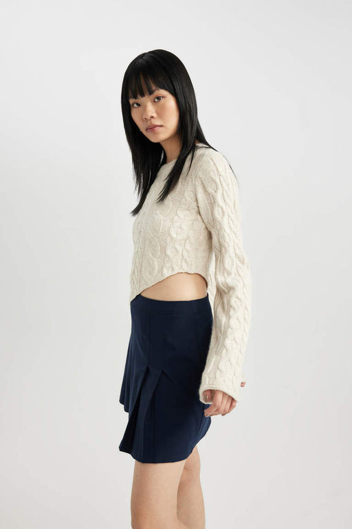 Облегающий свитер с круглым вырезом