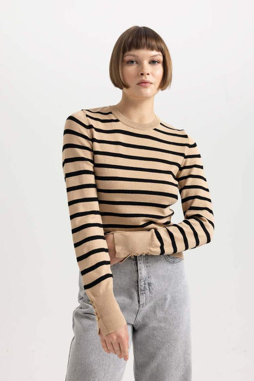 Полосатый свитер обычного кроя с круглым вырезом
