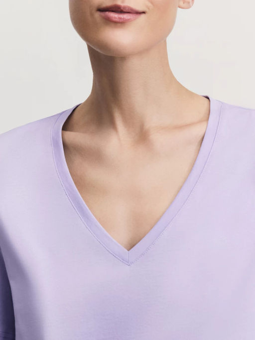 Базовая футболка с V-образным вырезом из хлопка / Zarina  фото 6