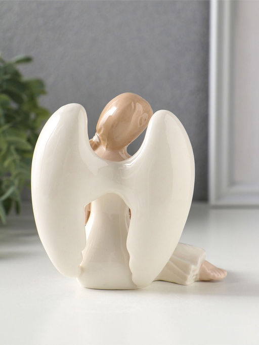 Сувенир керамика "Девушка-ангел в белом платье, с белой розой в ладонях" 11,3х10х9,8 см