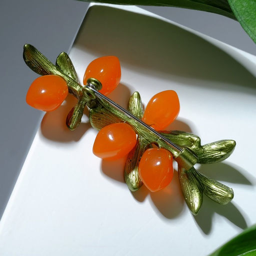 Брошь «Облепиха», оранжево-зелёная в серебре