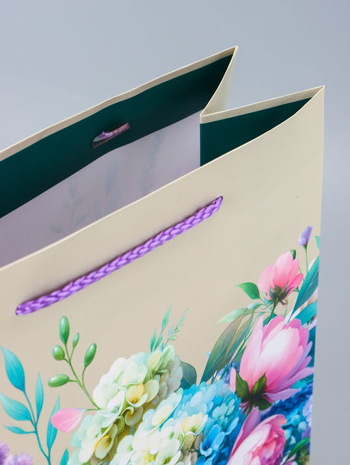 Цена за 2 шт. Пакет подарочный ламинированный Красота и нежность 26?12?32 см