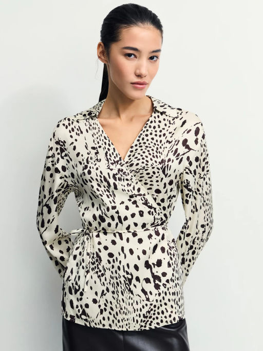 Приталенная блуза из вискозы / Zarina