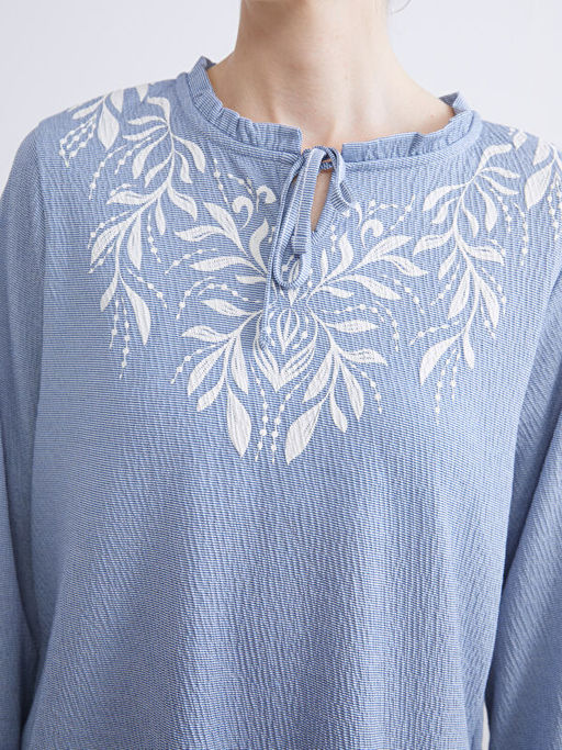 Ba?lamal? Yaka ?i?ekli Bluz