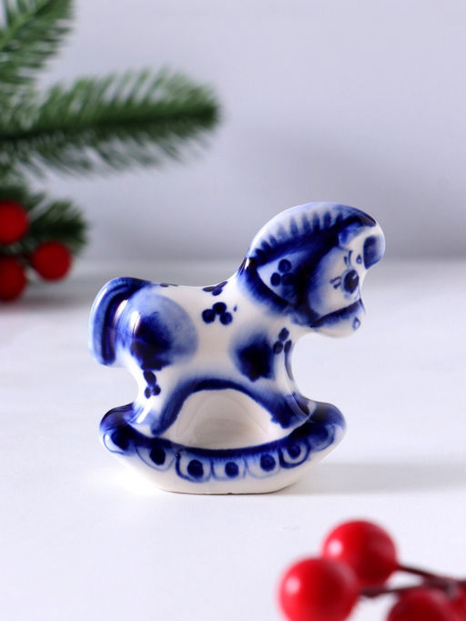 Фигурка фарфор гжель Конь-качалка, 7?7?2.5 см, бело-синий