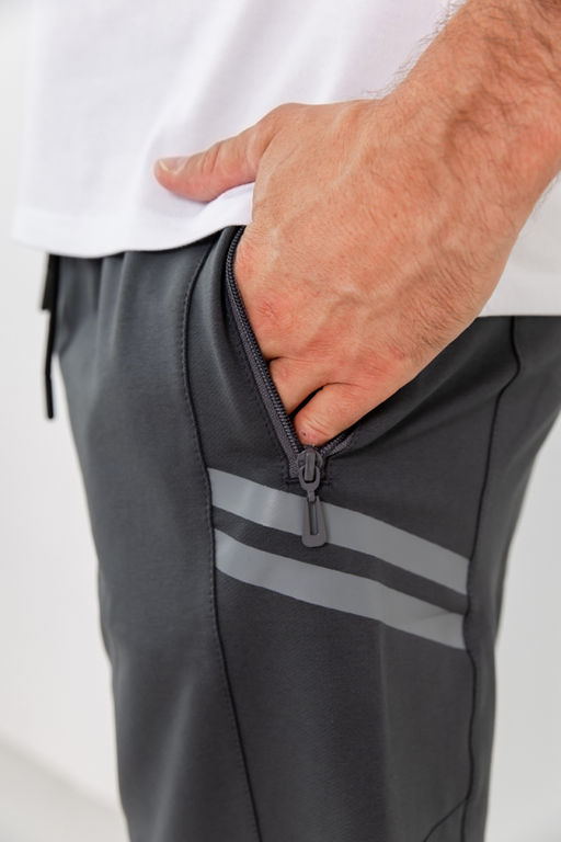 Спортивные шорты