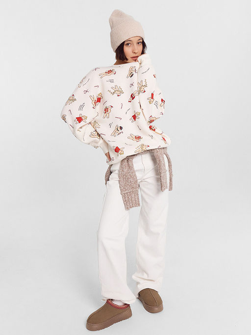 Джемпер женский молочно-бежевый новогодний с принтом в виде печенья и конфет - Mark formelle фото 2