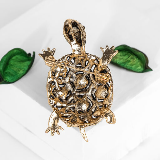 Брошь «Черепашка», в крупных стразах, разноцветная в чернёном золоте