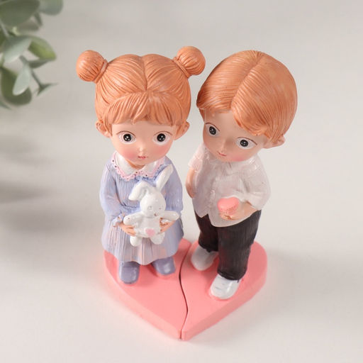 Набор фигурок полистоун Парочка с зайком и шкатулкой, 2 шт., 5.5?6.5?11 см