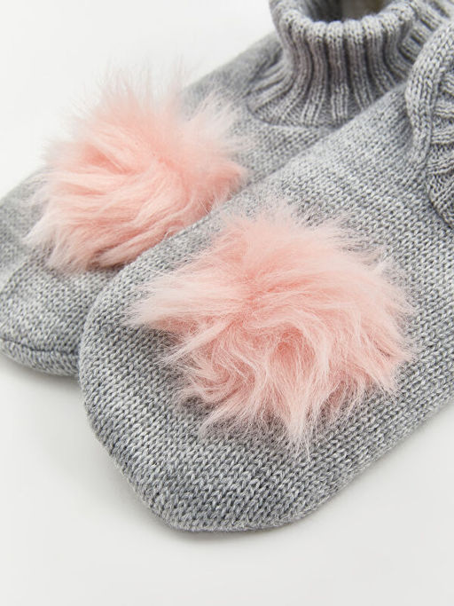 Ponpon Detayl? Kaymaz Taban Kad?n Ev ?orab?