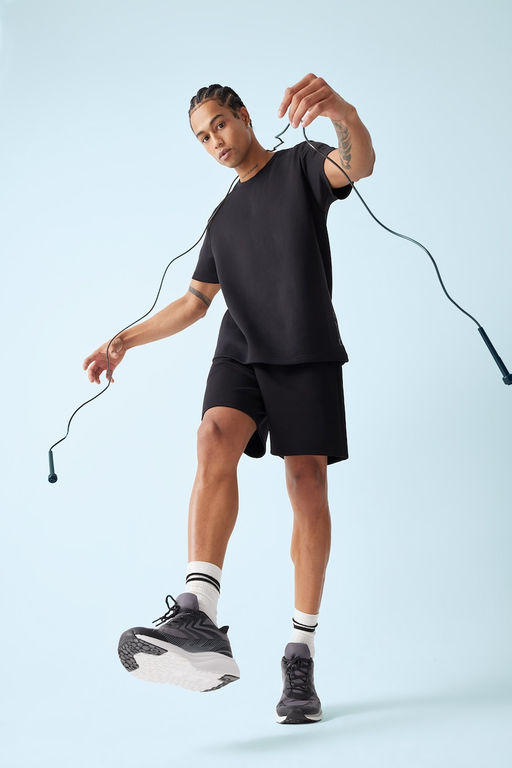 Standart Fit Modal Kuma_ Bisiklet Yaka Bask_l_ Sporcu K_sa Kollu Ti__rt