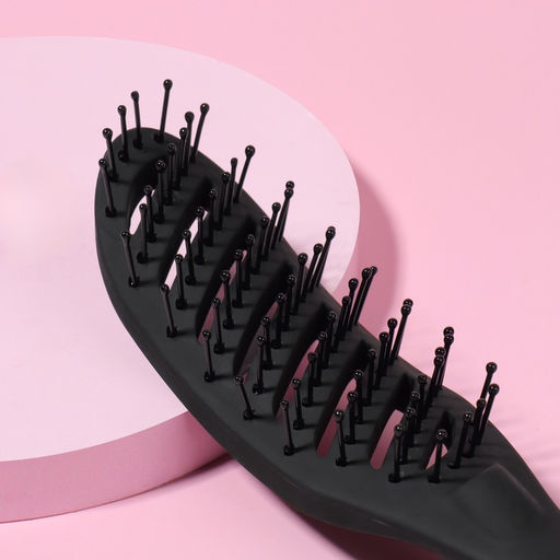 Расчёска массажная, вентилируемая, 4×24 (±1) см, чёрная