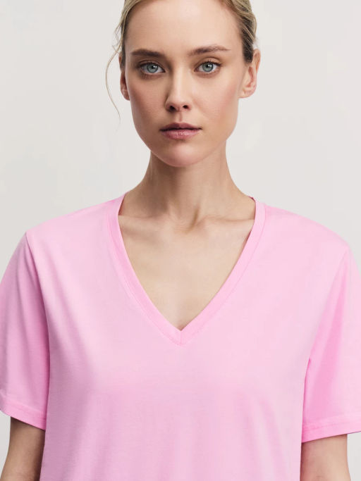 Базовая футболка с V-образным вырезом из хлопка / Zarina  фото 6