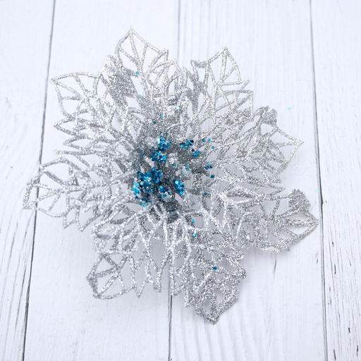 Цена за 2 шт. Ёлочные игрушки 3 шт. Зимнее волшебство. Ажурный цветок пластик, 10.5 см, серебро  фото 2