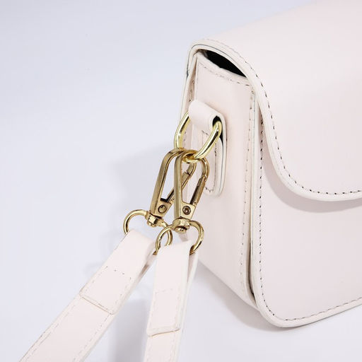 Сумка женская мессенджер на магните, 22×6×12 см, белая