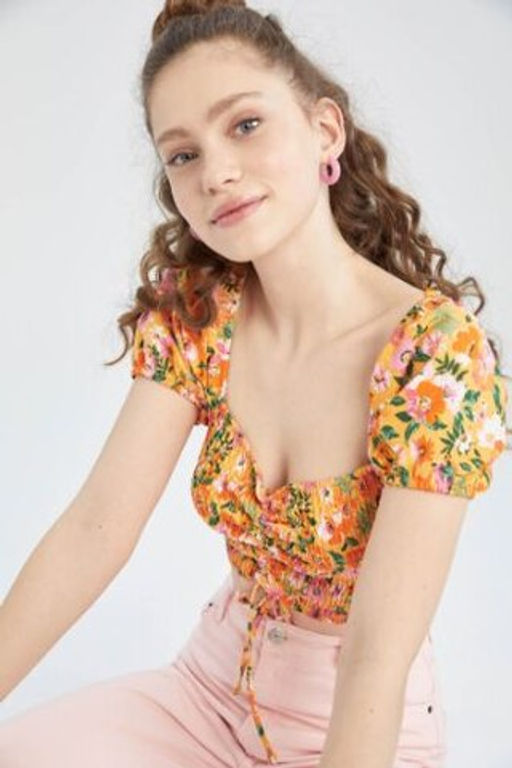 Slim Fit Crop Desenli Buzgu Detayl? K?sa Kollu Bluz