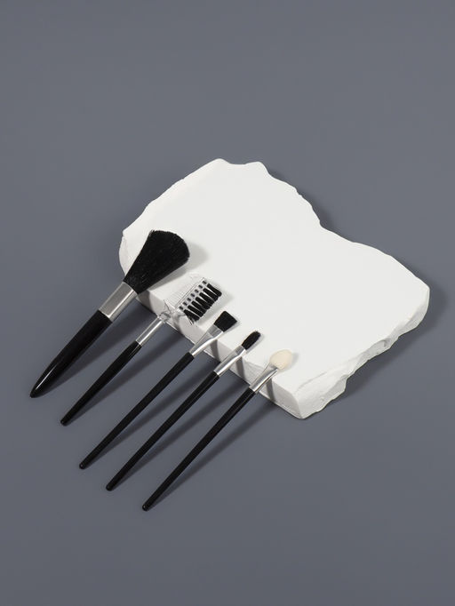 Цена за 3 шт. Набор кистей для макияжа SMOKY, 5 шт., футляр с зеркалом, чёрный