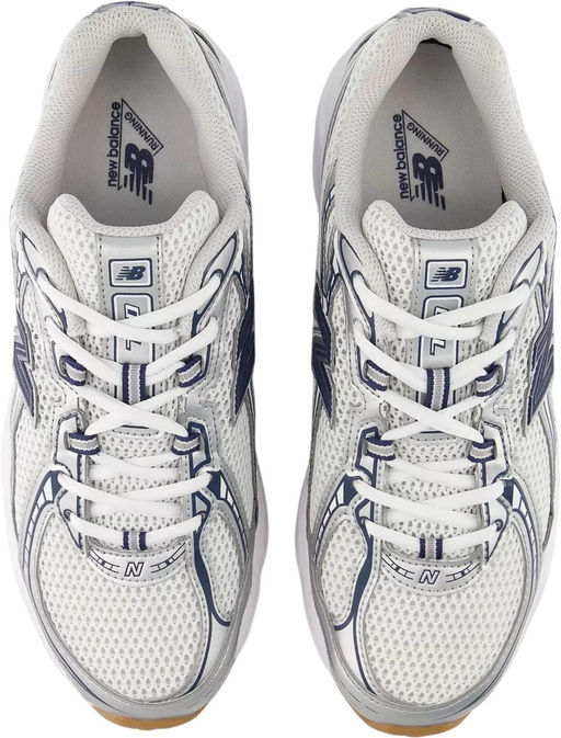 Кроссовки взрослые