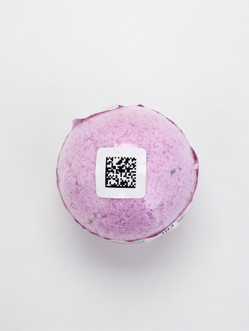 Цена за 2 шт. Бомбочка для ванны с лепестками лаванды Только для тебя, 120 г, ЧИСТОЕ СЧАСТЬЕ  фото 2