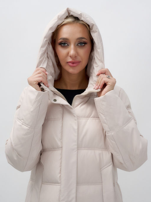 Пальто утепленное стеганное зимнее с капюшоном женское бежевого цвета 9627B - Mtforce фото 6