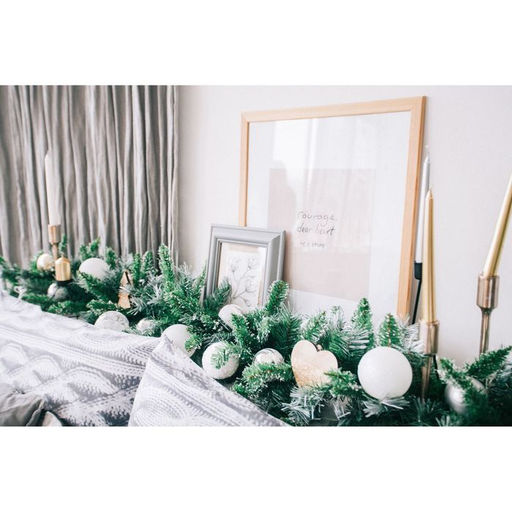 Гирлянда хвойная новогодняя «Зимнее волшебство. Иней», ёлочная, 270 см, d=30 см, 220 веток