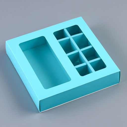 Коробка для 8 конфет + шоколад, с окном, мята, 17.7×17.7×3.8 см