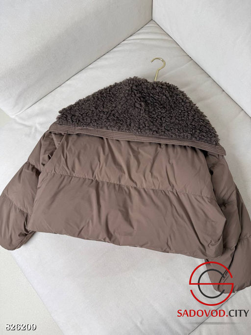 Куртка женская с меховым воротником