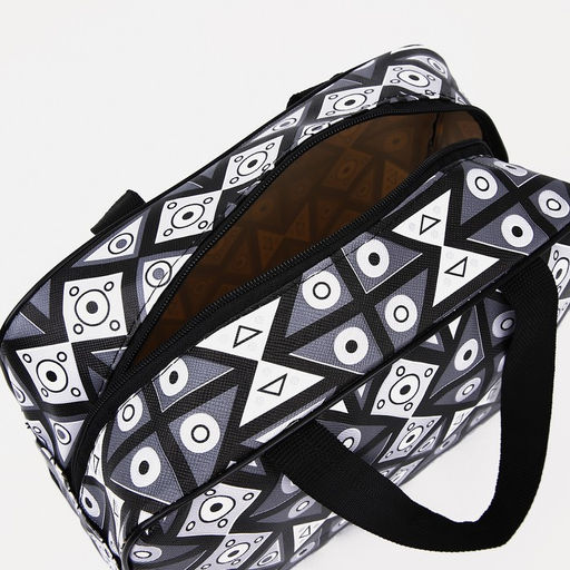 Косметичка на молнии, цвет чёрный