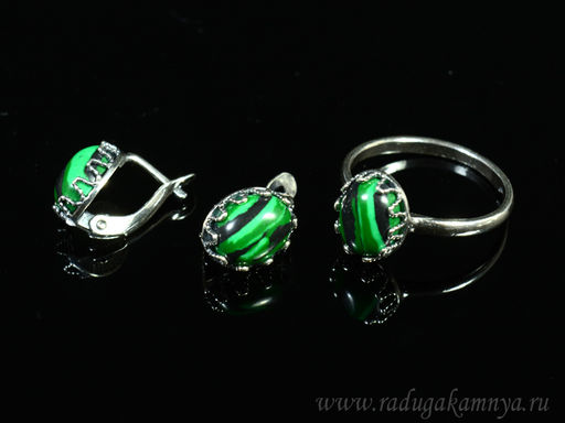 Кольцо Серьги с малахитом имитация размер 18