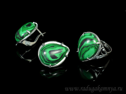 Кольцо Серьги с малахитом имитация размер 18