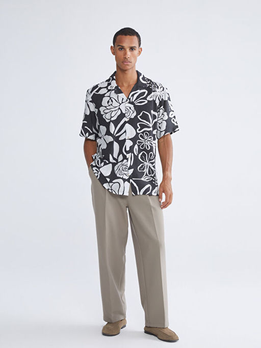 Regular Fit Resort Yaka K?sa Kollu Desenli Viskon Erkek G?mlek