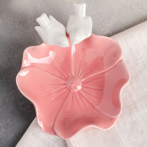 Блюдо «Голубки на цветке», 14×14 см, керамика, розовое