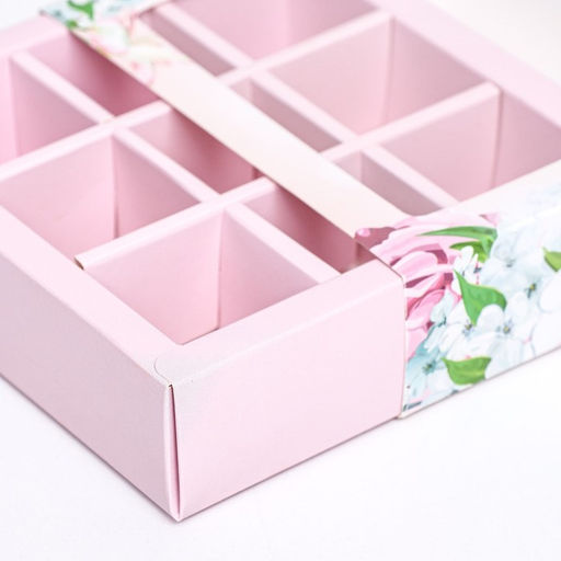 Цена за 5 шт. Коробка для 9 конфет, «Цветы» 13.8×13.8×3.8 см