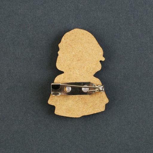 Цена за 4 шт. Значок деревянный Рыжая девушка, аниме, 2.4?3.4 см