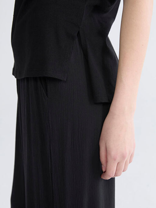 Bisiklet Yaka ?i?ekli Kad?n Ti??rt