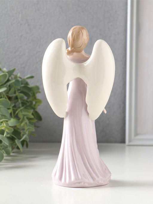 Сувенир керамика "Девушка-ангел в сиреневом платье с сердцем в руке" 8,4х6,3х18 см