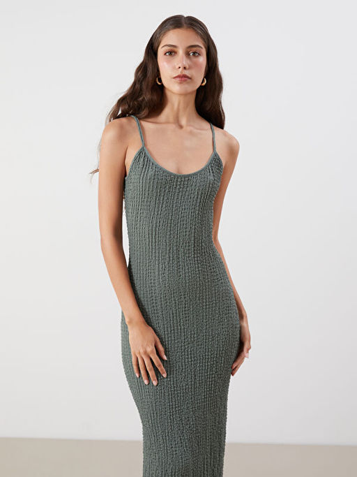 U Yaka Dokulu Elbise