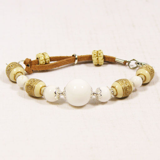 Браслет из агата белого со шнуром 19 см