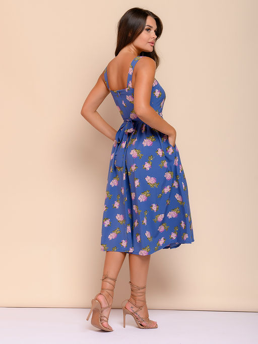 Платье синее с цветочным принтом длины миди на бретелях - 1001dress фото 3