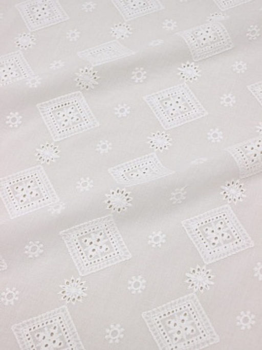 Шитье Ажурные ромбики цв.молочно-белый, ш.1.4м, батист, хлопок-100%, 80гр/м.кв