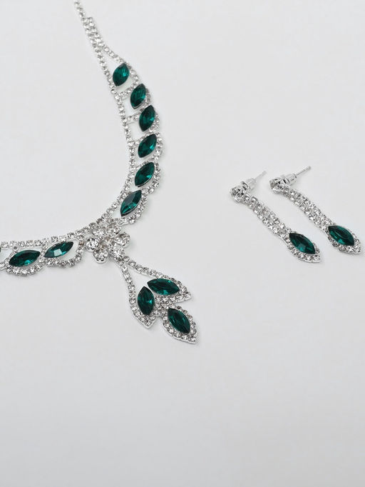 Набор 2 предмета: серьги, колье Листопад ромб, цвет изумрудно-белый в серебре, 45 см