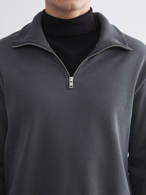 Dik Yaka Erkek Sweatshirt